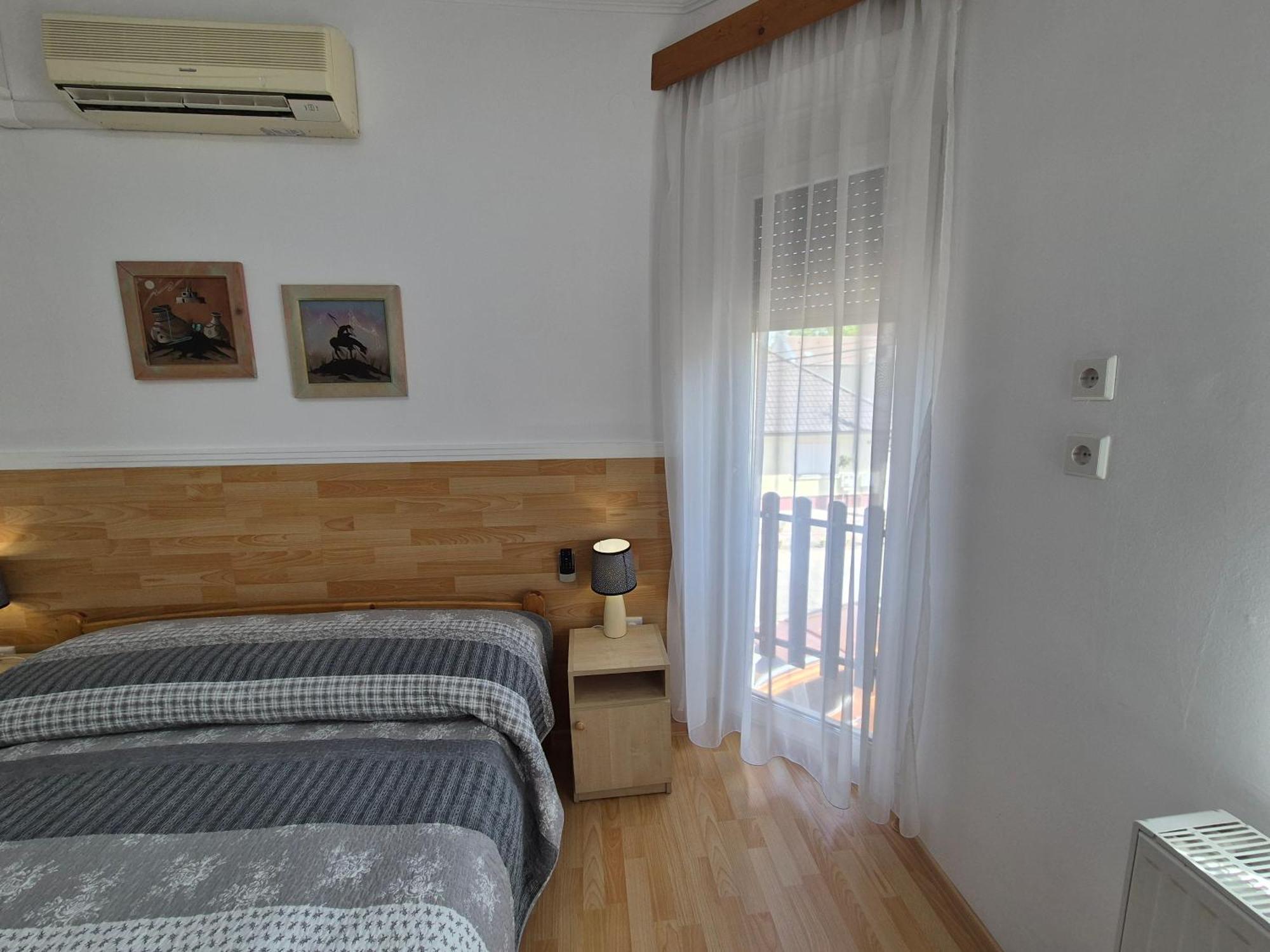 Roxanna Apartman Дьюла Экстерьер фото