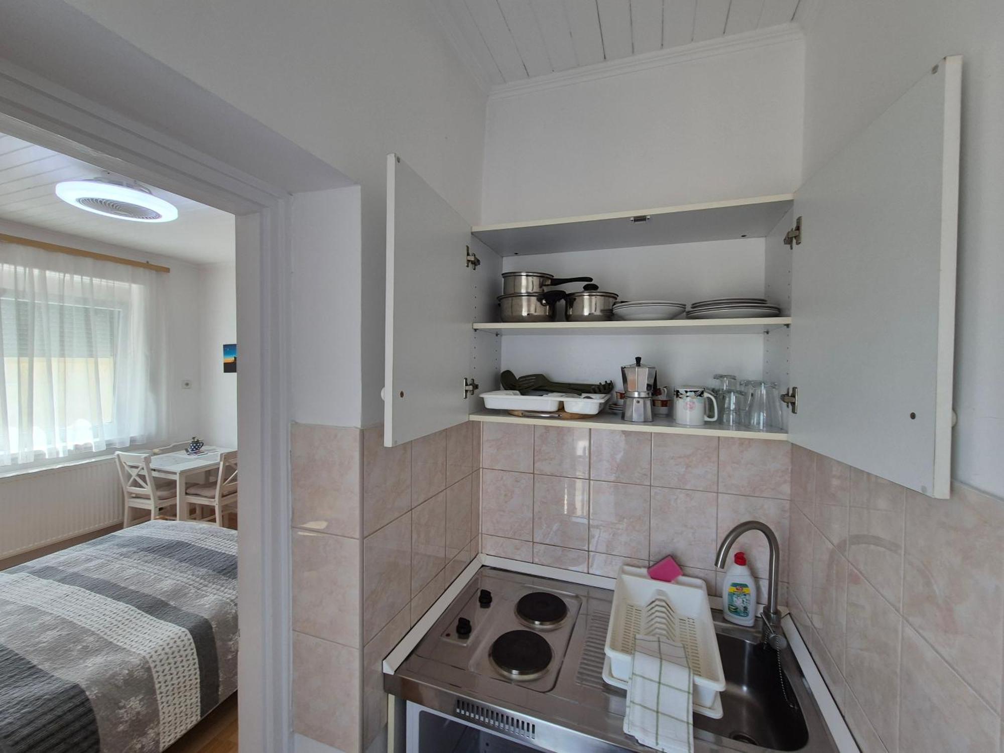 Roxanna Apartman Дьюла Экстерьер фото