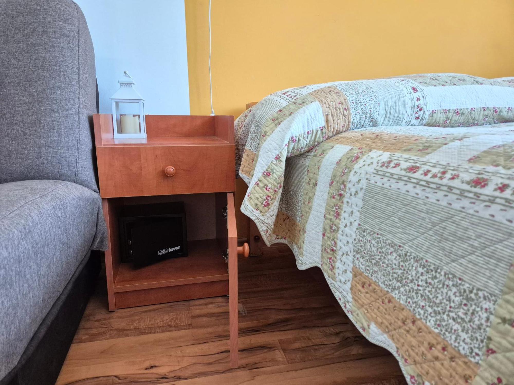 Roxanna Apartman Дьюла Экстерьер фото