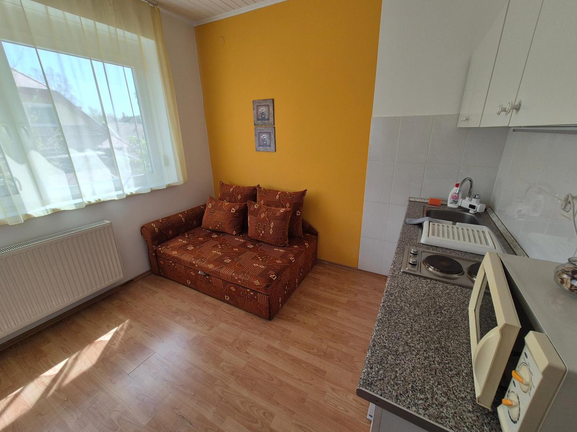 Roxanna Apartman Дьюла Экстерьер фото