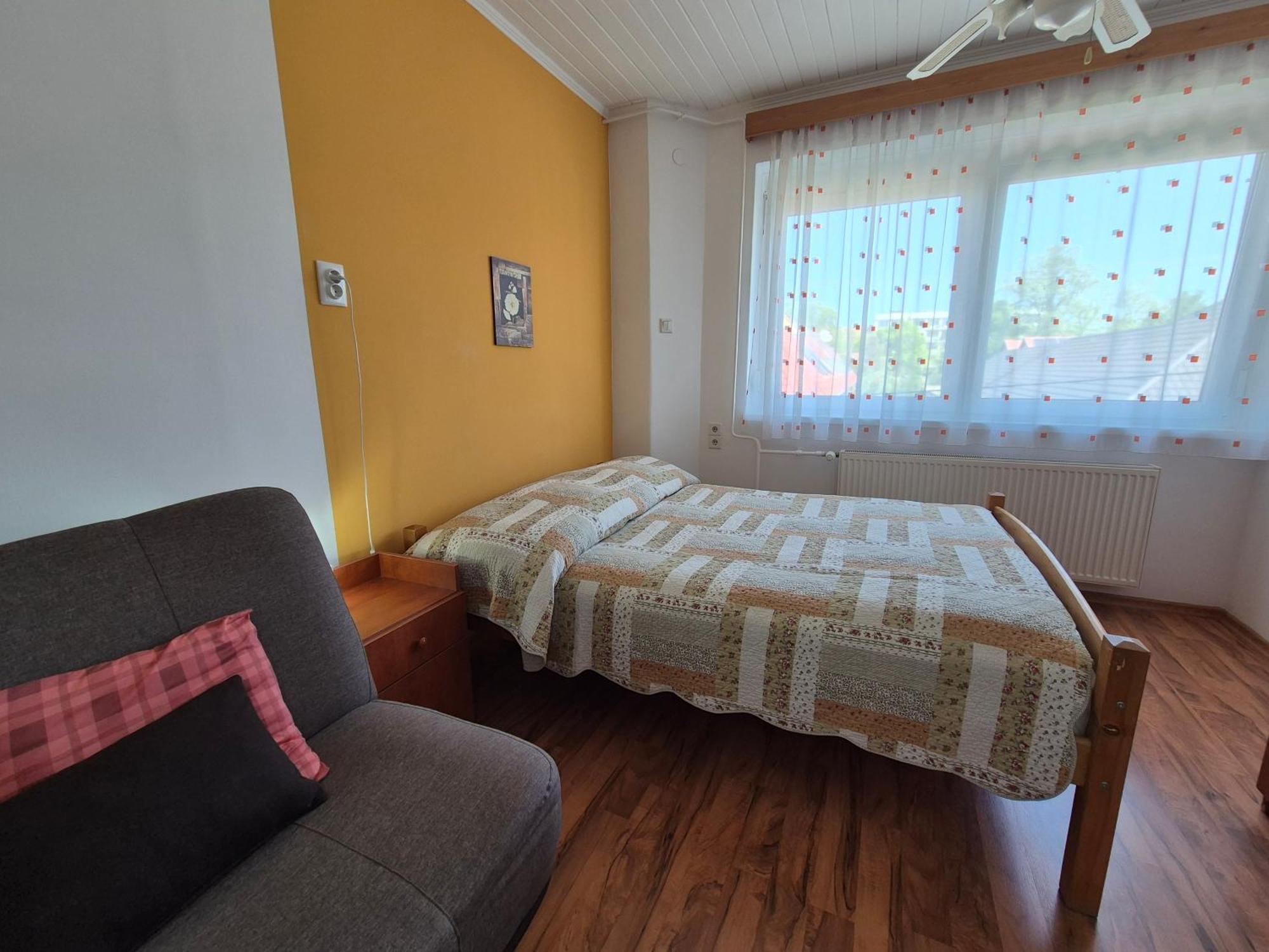Roxanna Apartman Дьюла Экстерьер фото